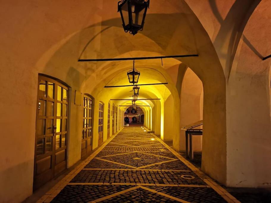 Charming Studio Ideal For Getaways Or Workations In Sibiu'S Medieval City Center Ngoại thất bức ảnh